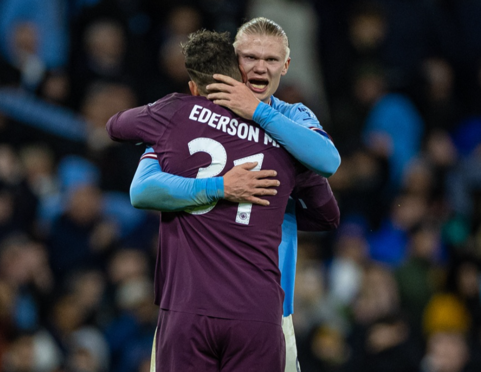 足球报：申花将利用今年最后两场亚冠来决定人员的去留（足球报：申花将以本年末两场亚冠检验阵容，敲定人员去留）