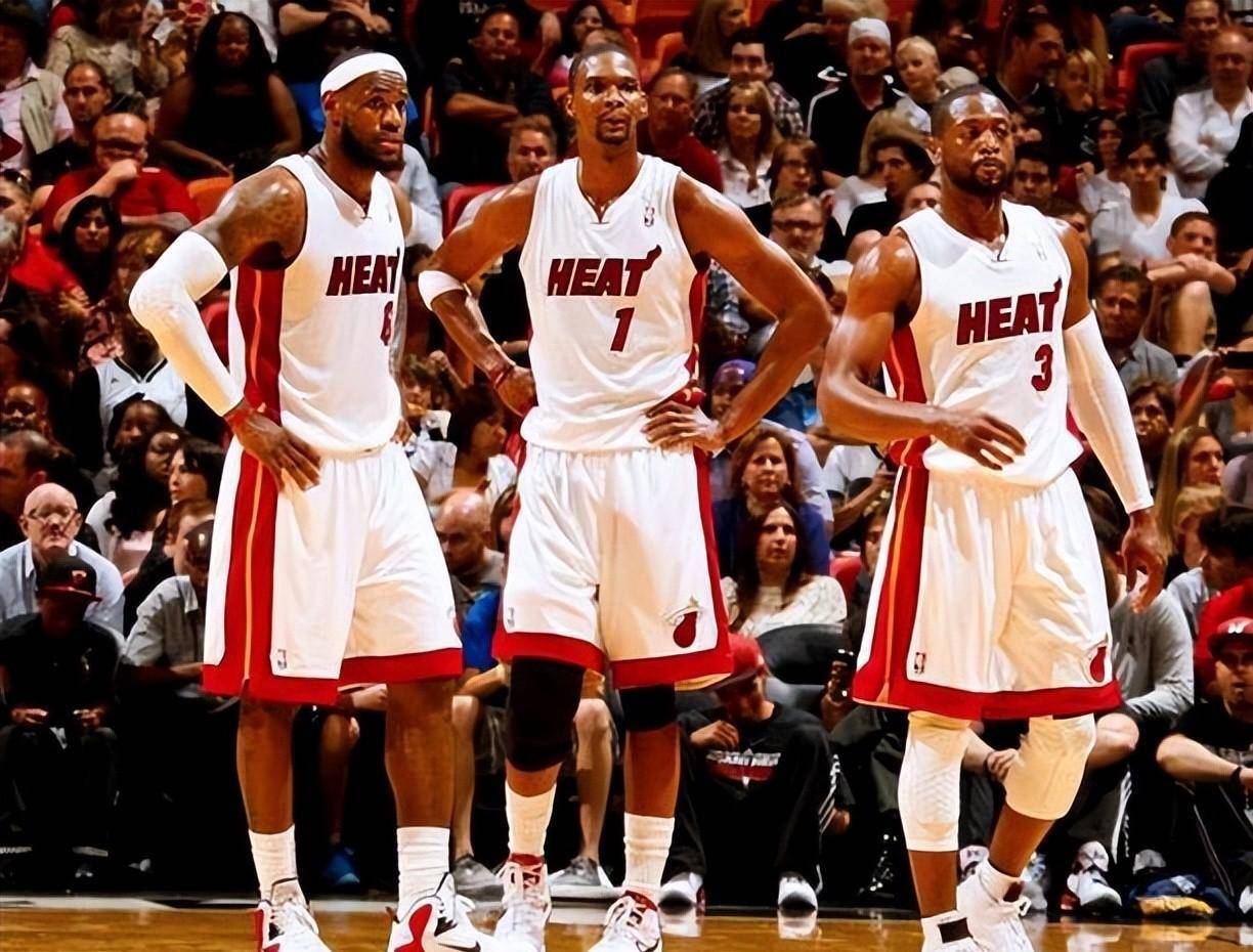 记者：切尔西中场霍尔加盟埃弗顿的转会费为2400万镑+浮动（记者：埃弗顿以2400万英镑加浮动签下切尔西中场霍尔）