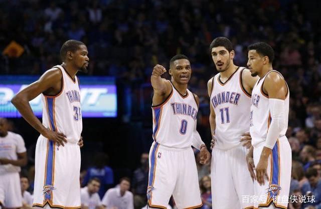 阿斯：皇马不会强行引入中场球员，勉强补强不如维持现有阵容（阿斯报：皇马不盲目引进中场，宁保现有阵容不做勉强补强）