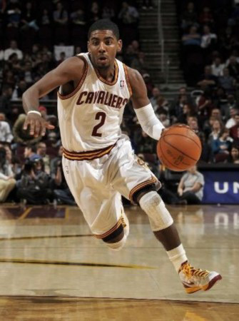 卫报：巴萨将凯恩视为取代莱万的首选目标，很可能激活违约金（卫报：巴萨将凯恩列为莱万接班首选，或启动解约金条款）