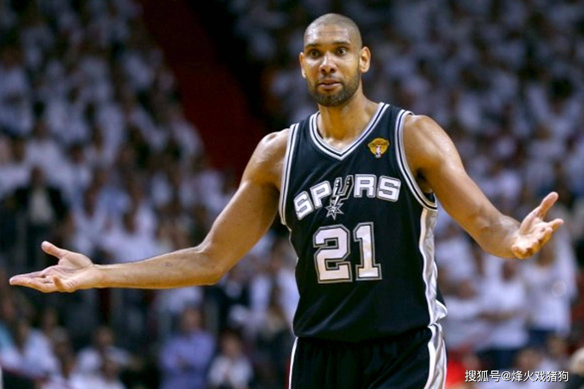 对猛龙跨季10连胜！布伦森35+6三分势不可挡 与场边球迷对喷太经典（跨季对猛龙豪取10连胜！布伦森35+6三分如雨，场边与球迷互喷成名场面）