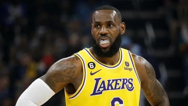 广厦男篮末节逆转战胜北京（广厦男篮末节发力逆转击败北京）