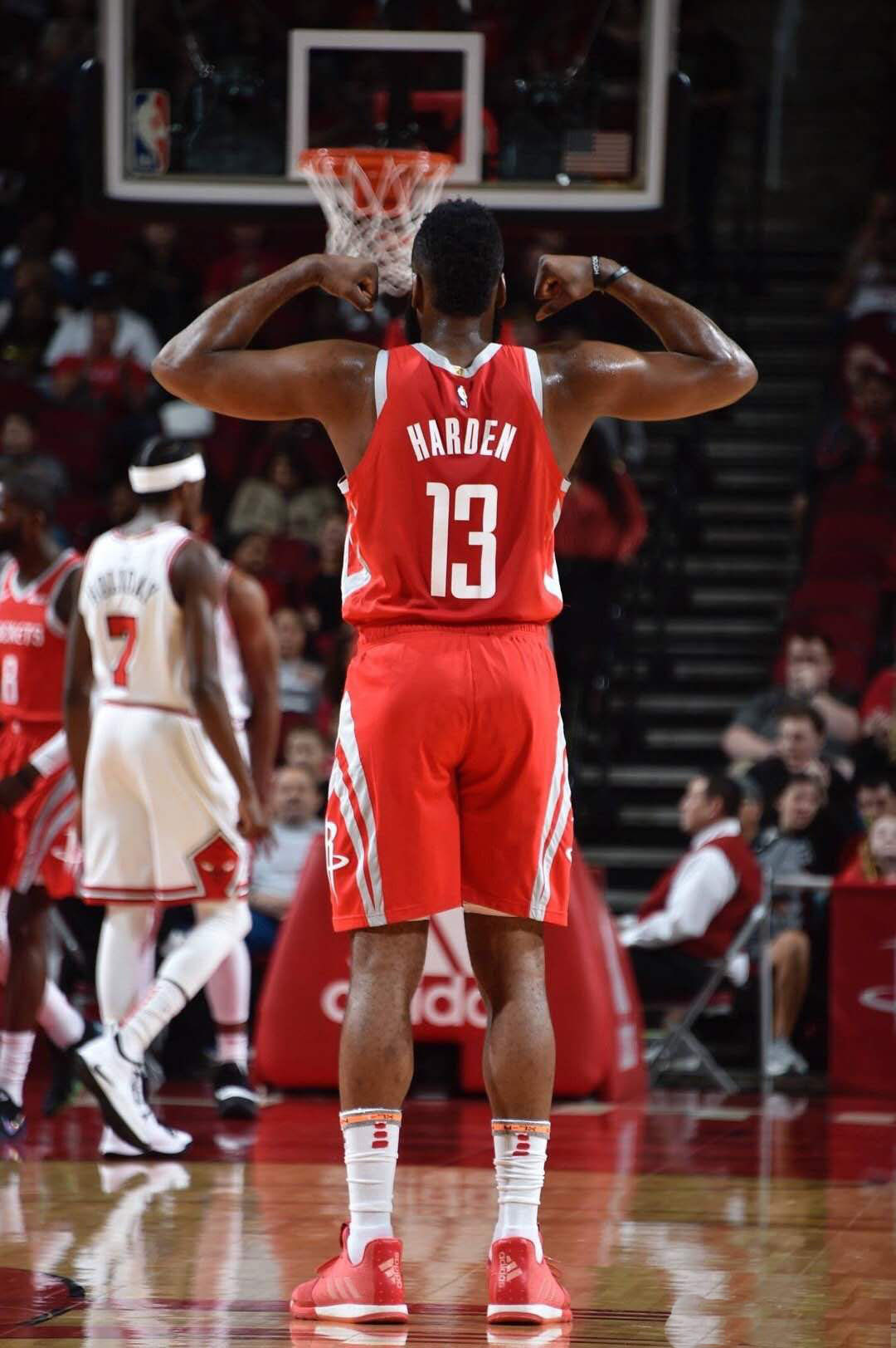 全场8次扑救，诺伊尔当选巴黎vs拜仁全场最佳（神勇8扑！诺伊尔当选巴黎战拜仁全场最佳）